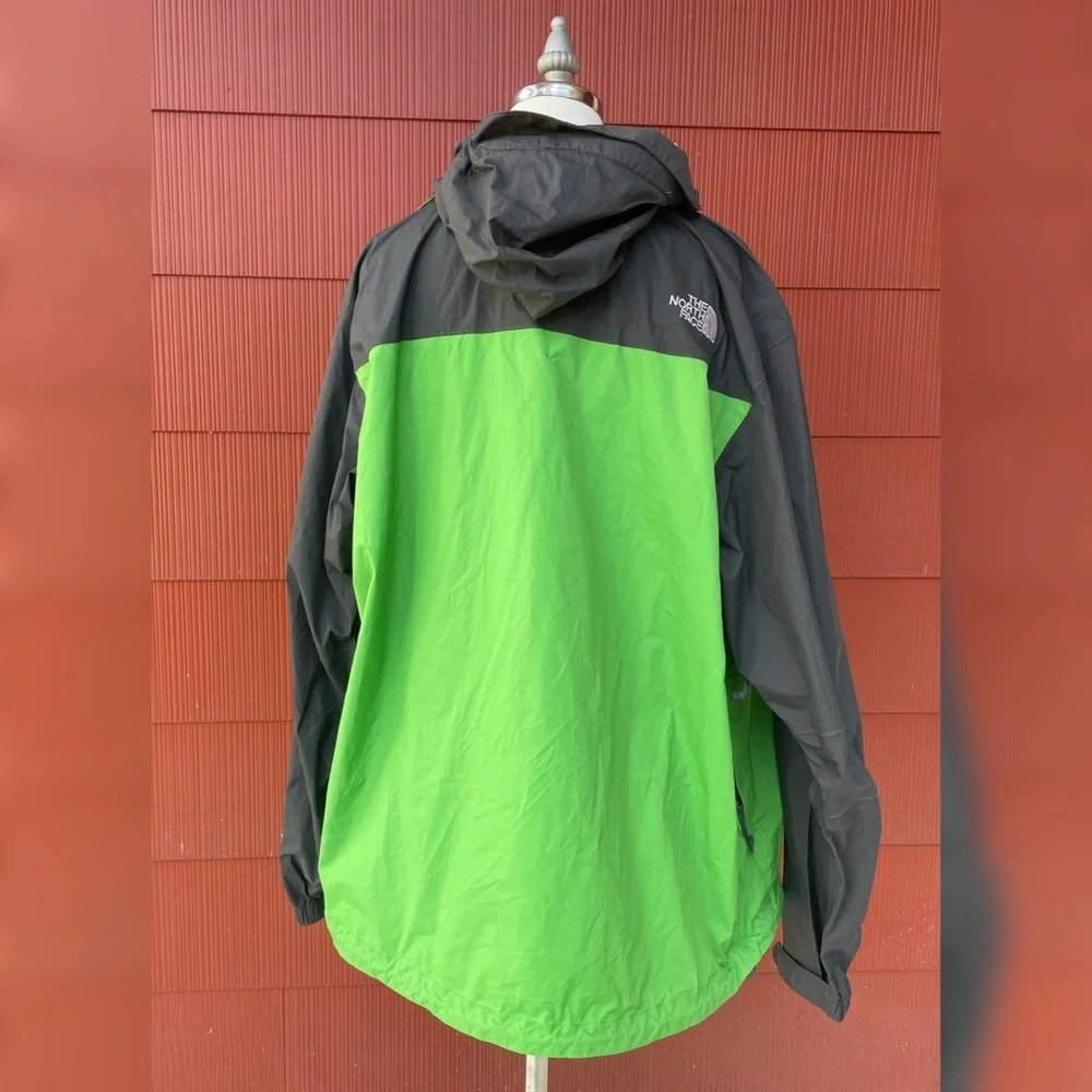 The North Face HyVent 2.5L Men's Rain Jacket Hooded Two Tone Lime Green Raincoat - Picture 3 of 5